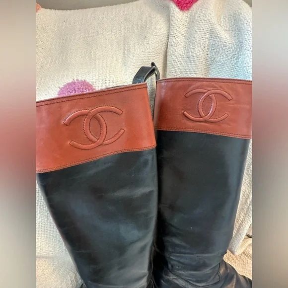 Classic Vintage CHANEL Tall Black and Brown Leather Riding Boots. Size 36.5 - Picture 4 of 15